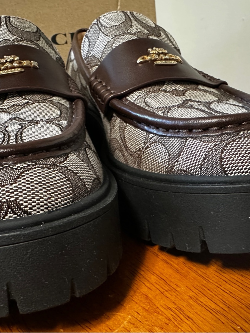 Coach Ruthie loafers in signature jacquard women’s size 8🥳🥳❌❌ - Picture 4 of 9